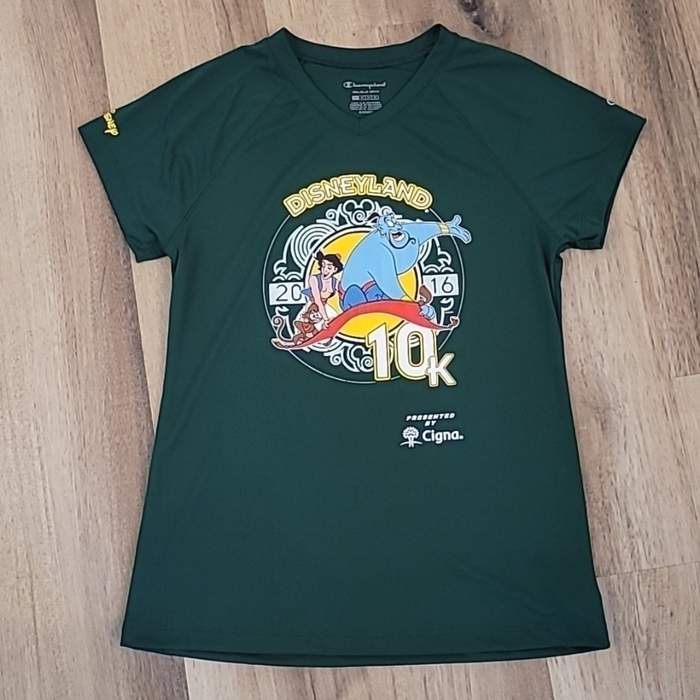 NWOT RunDisney Champion Disneyland 10k 2016 Race Shirt Aladdin Genie Green M